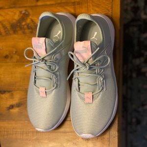 Size 8 Pumas